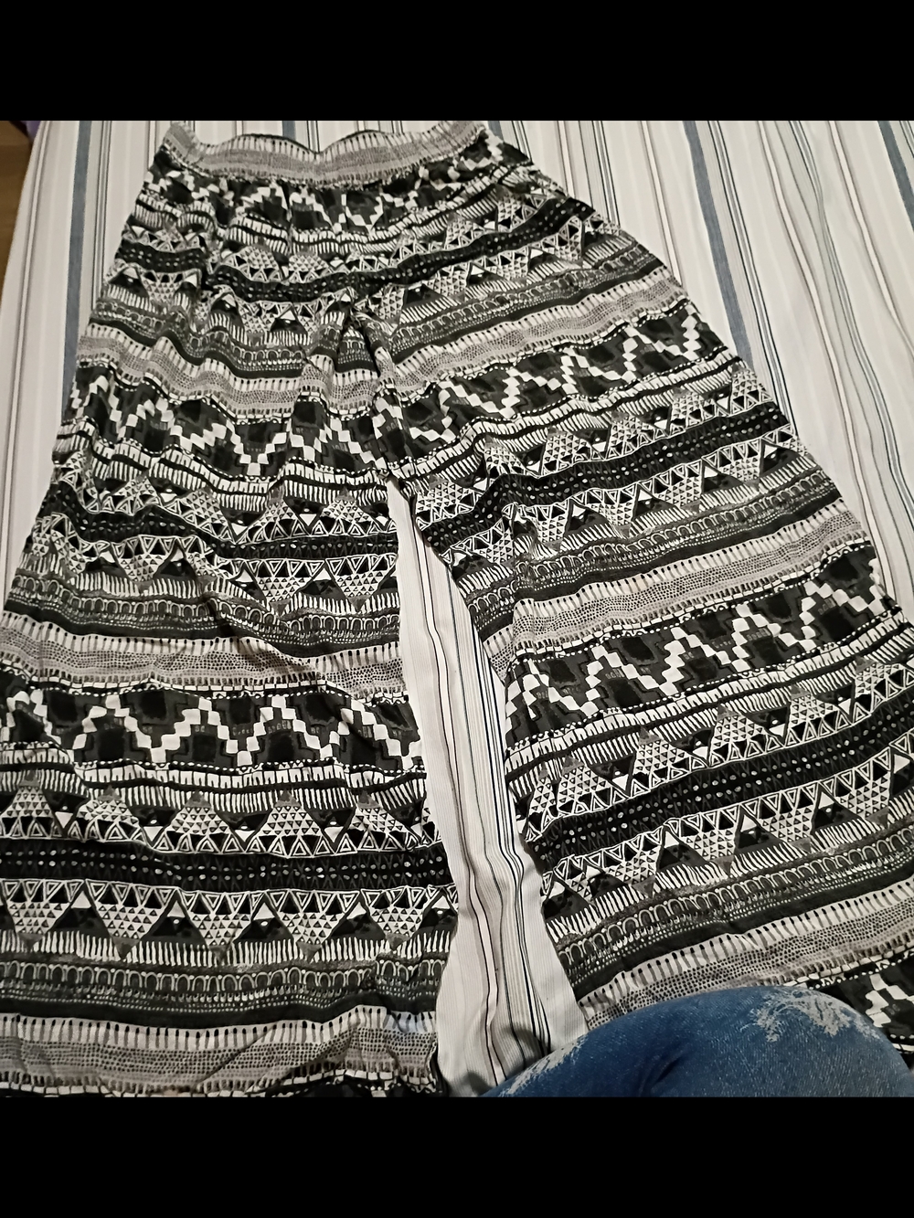 Black & White Aztec Print Wide-Leg Pants